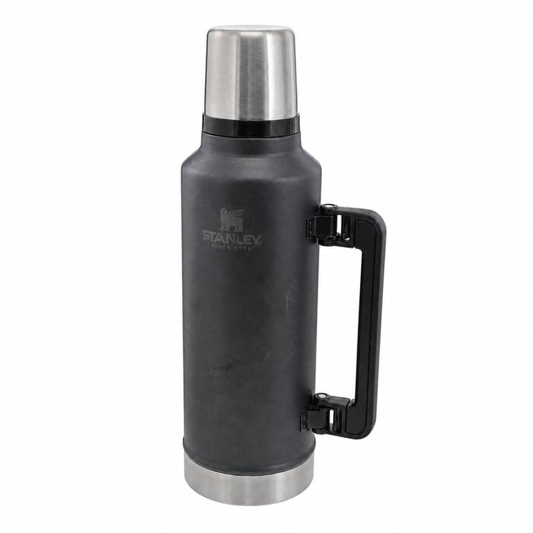 Stanley Classic Legendary termosz 1,9 L - matt fekete, rozsdamentes acél, vákuumos szigetelés — használt (állapot: lásd a 2. képet)
